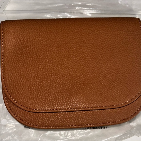 New Thirty-one Convertible Belt Bag - Picture 3 of 3